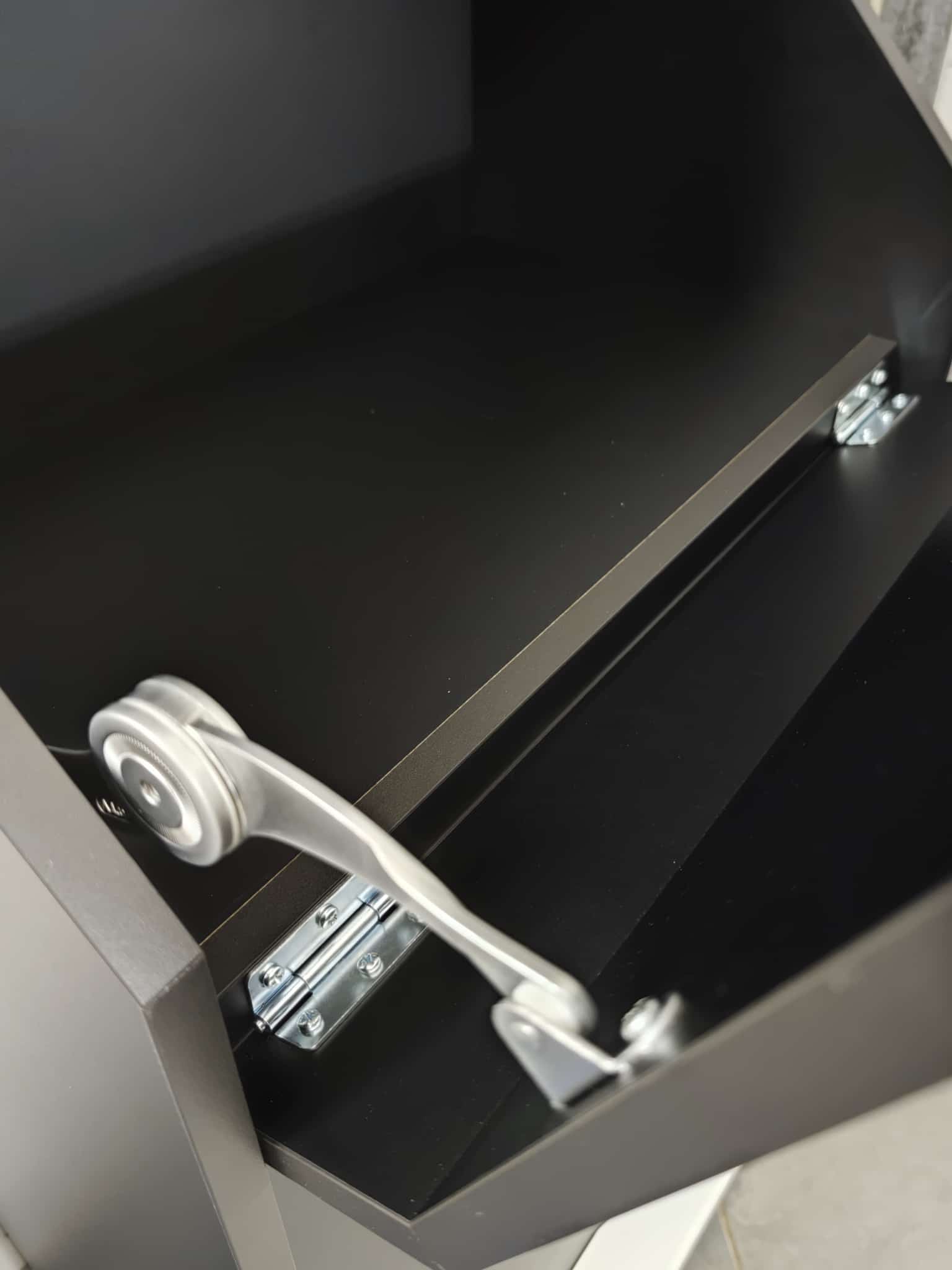Vulcano base cabinet doors mounted